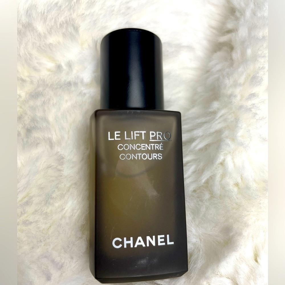 🔥NWOB🔥 CHANEL Le Lift Pro Concentraé Contours serum